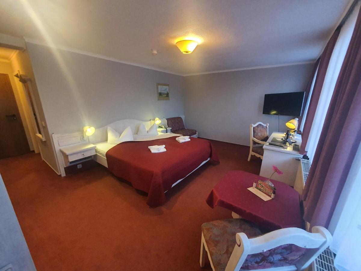Hotel Zur Goldenen Sonne 크베들린부르크 외부 사진