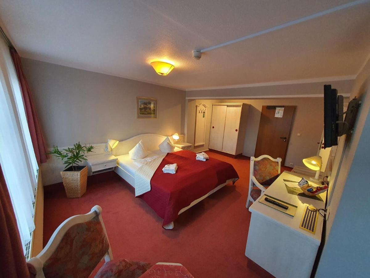 Hotel Zur Goldenen Sonne 크베들린부르크 외부 사진