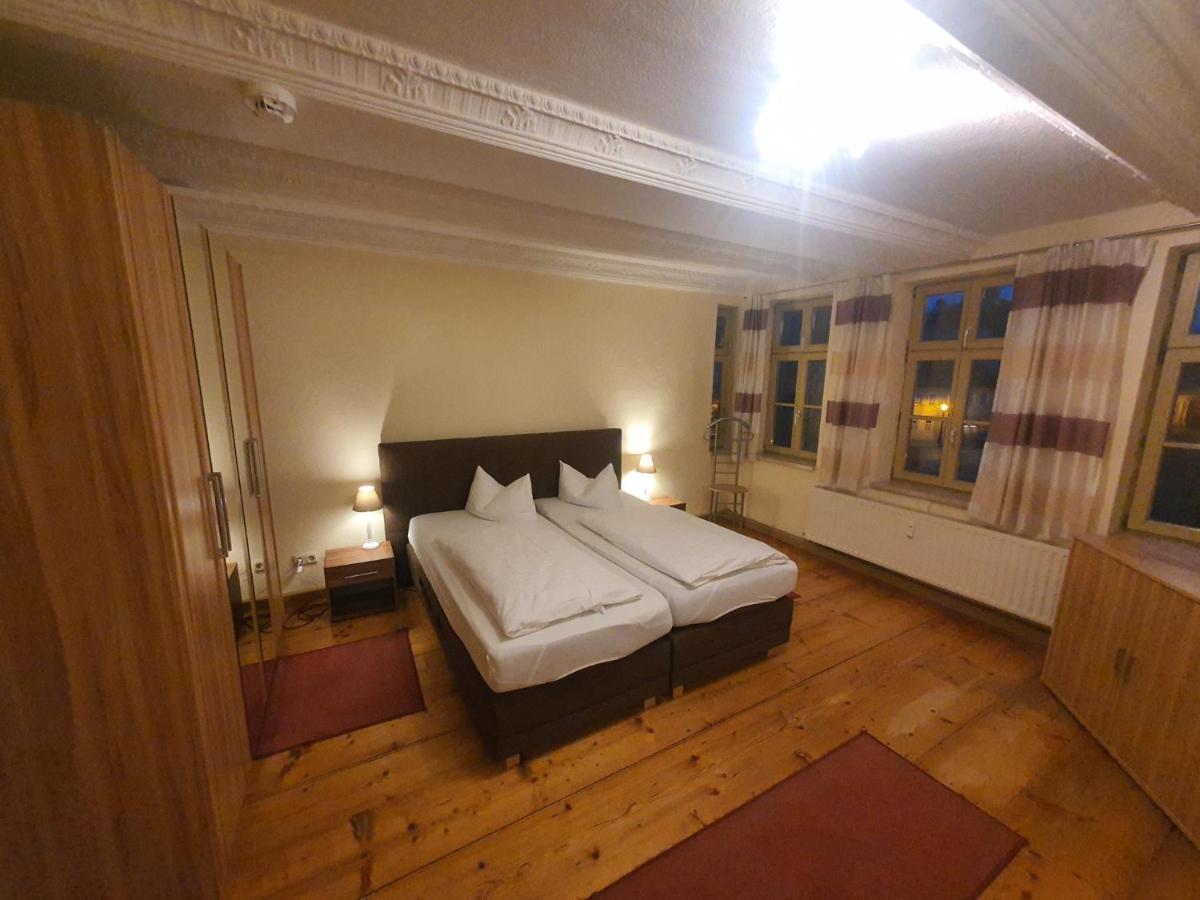 Hotel Zur Goldenen Sonne 크베들린부르크 외부 사진
