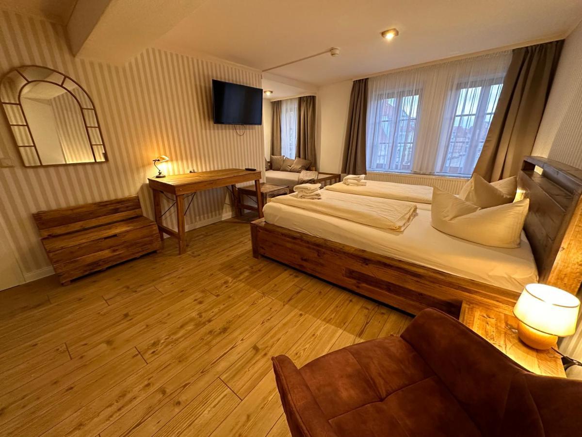 Hotel Zur Goldenen Sonne 크베들린부르크 외부 사진