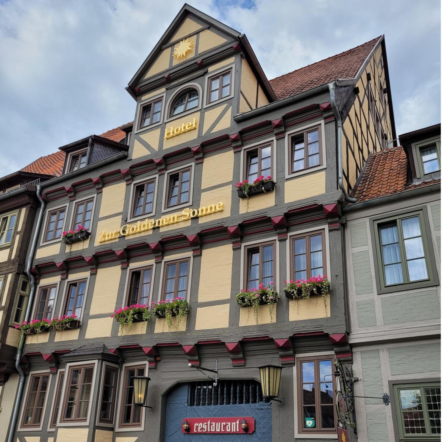 Hotel Zur Goldenen Sonne 크베들린부르크 외부 사진