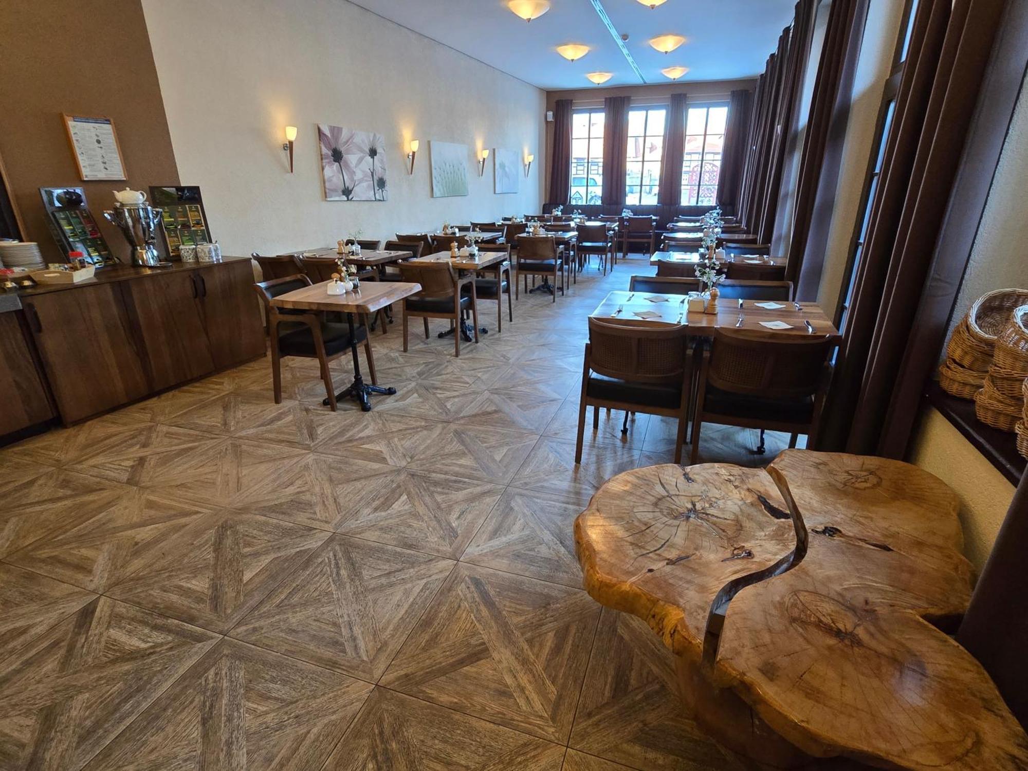 Hotel Zur Goldenen Sonne 크베들린부르크 외부 사진