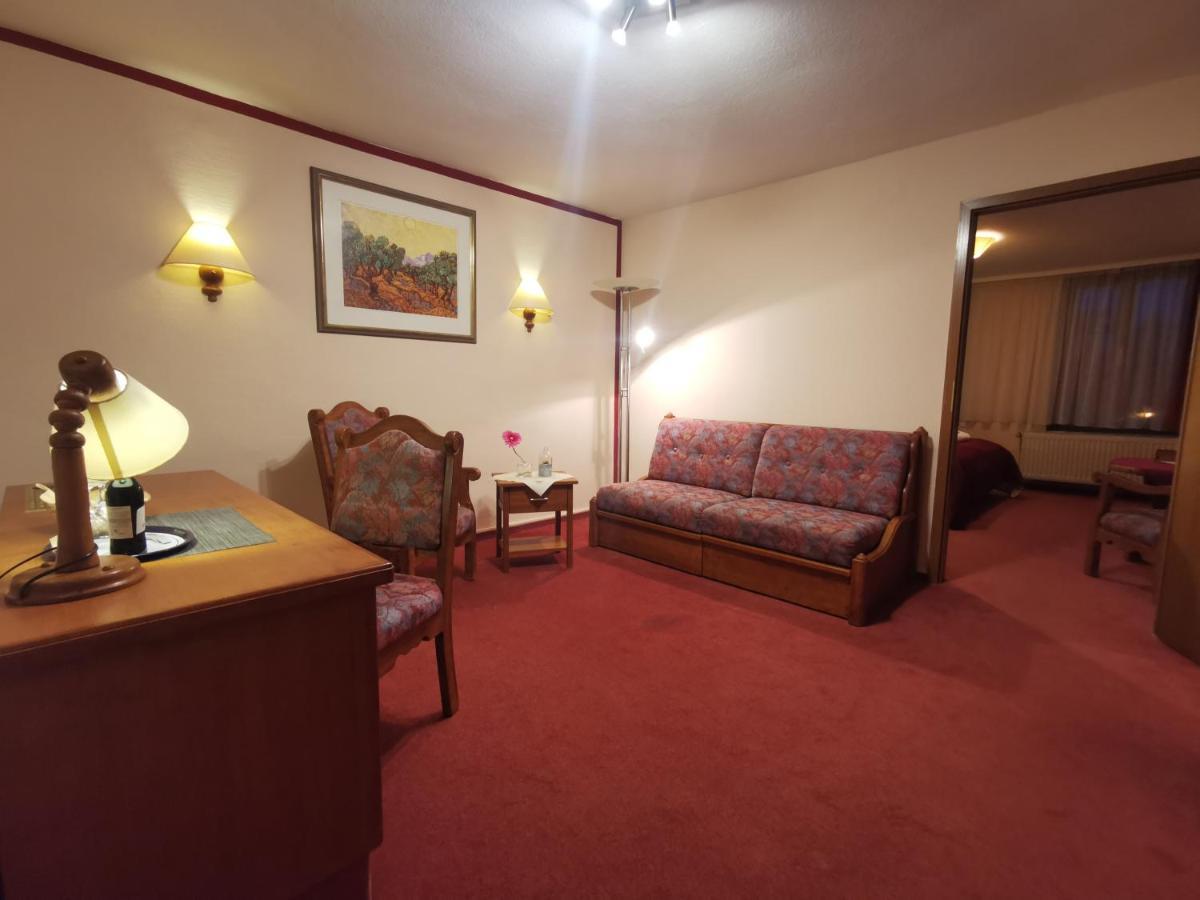 Hotel Zur Goldenen Sonne 크베들린부르크 외부 사진