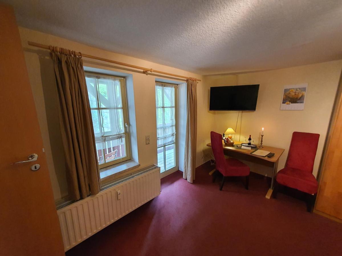 Hotel Zur Goldenen Sonne 크베들린부르크 외부 사진