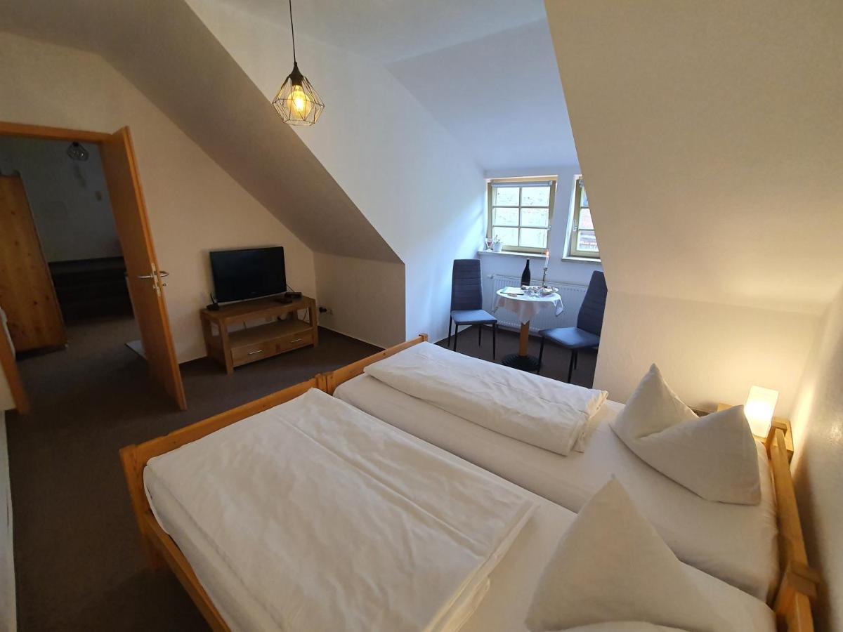 Hotel Zur Goldenen Sonne 크베들린부르크 외부 사진