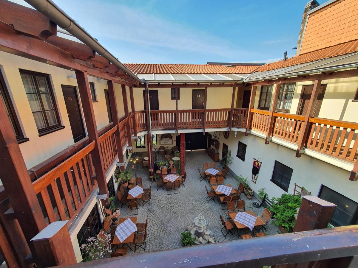 Hotel Zur Goldenen Sonne 크베들린부르크 외부 사진